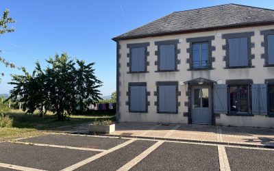 À LOUER à MOUREUILLE – Charmant T2 en duplex de 50 m² non meublé, situé 13 rue Principale – Le Bourg – 63700 MOUREUILLE